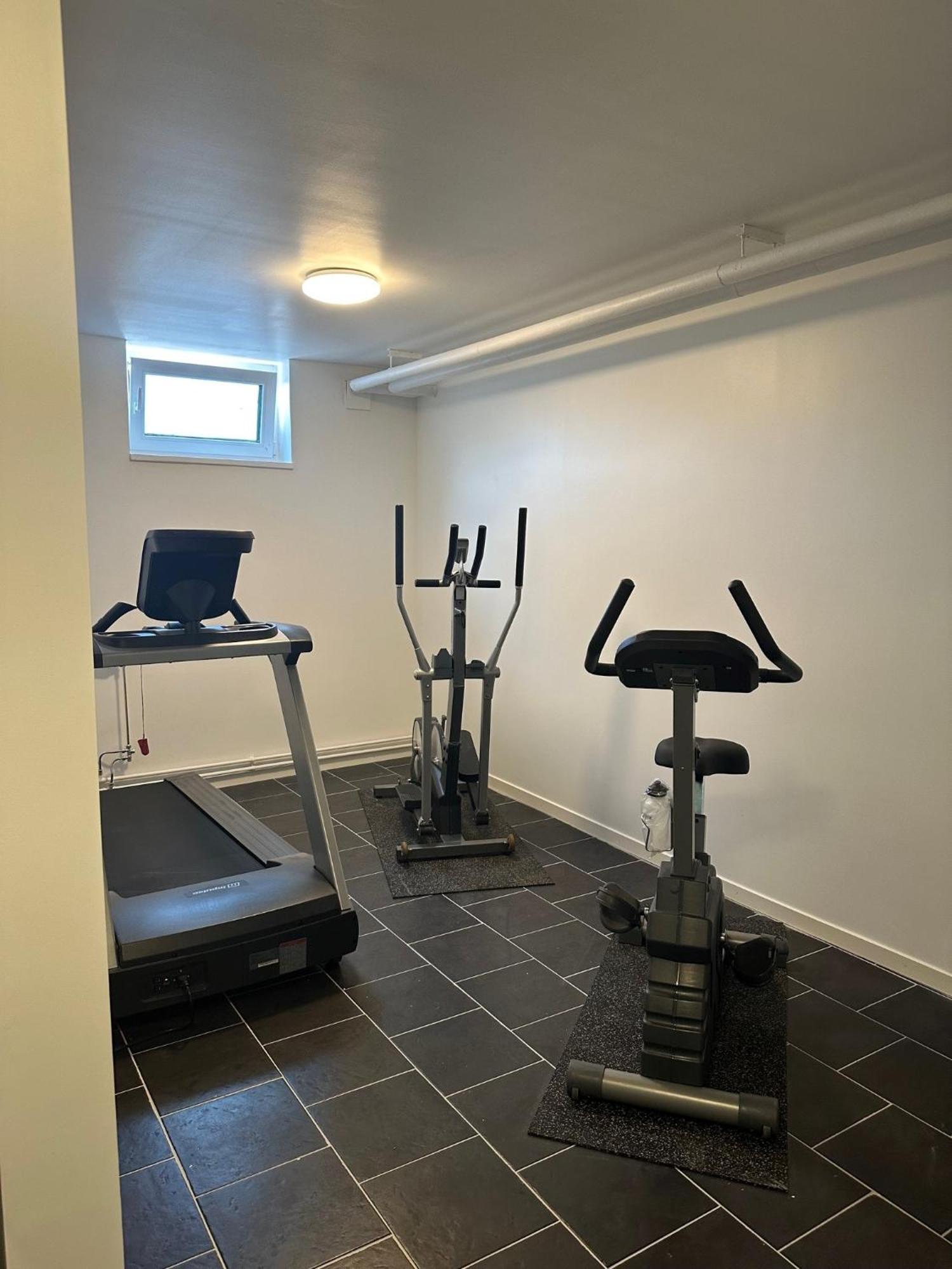 Almnaes Park Hotel Södertälje Buitenkant foto