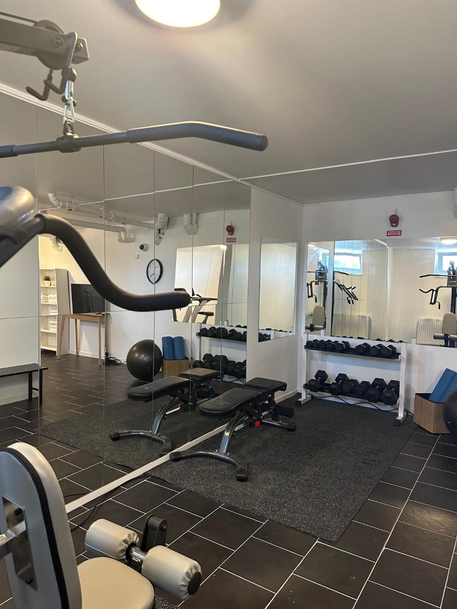 Almnaes Park Hotel Södertälje Buitenkant foto
