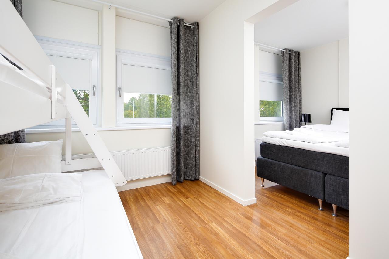 Almnaes Park Hotel Södertälje Buitenkant foto