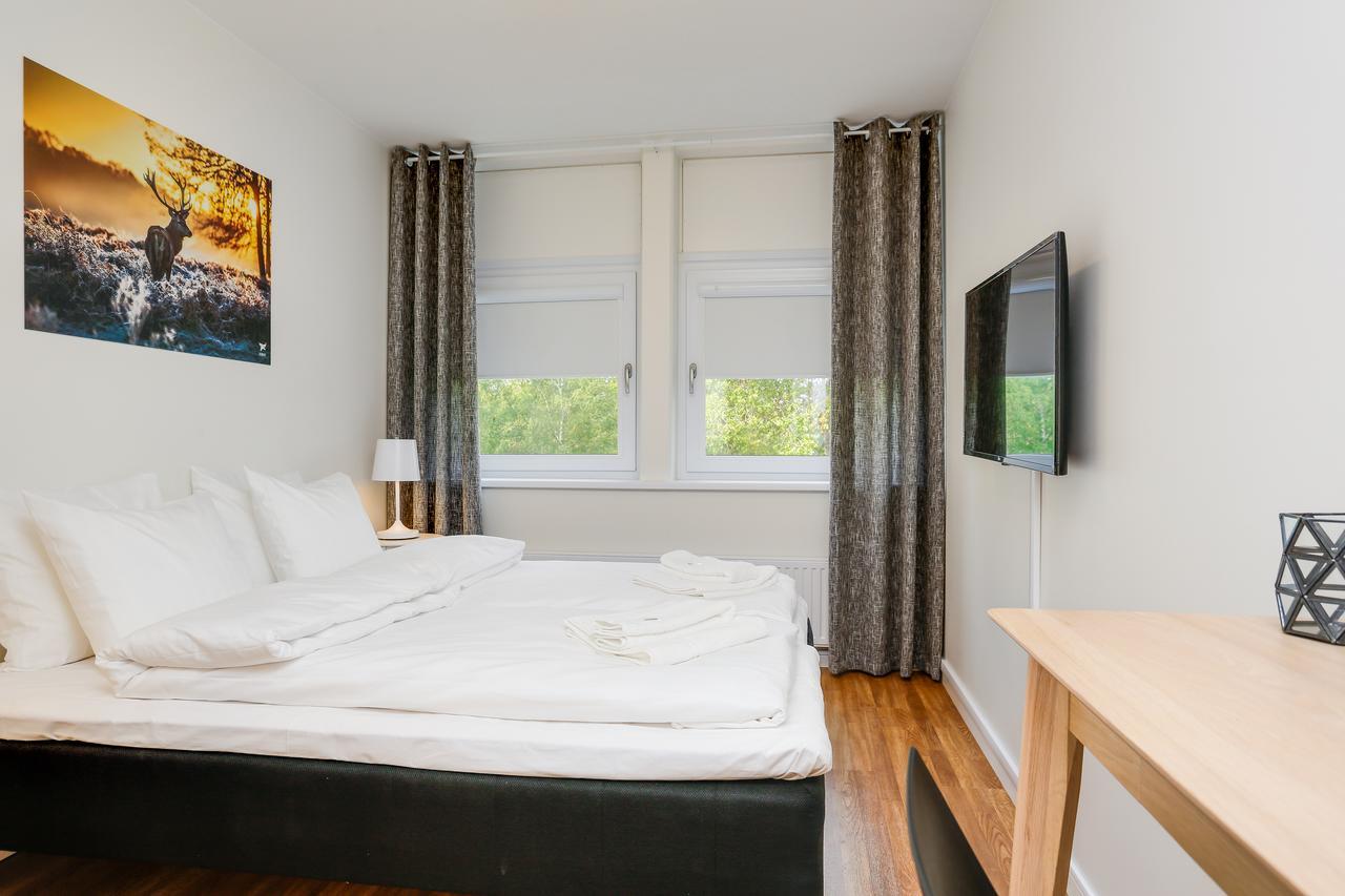 Almnaes Park Hotel Södertälje Buitenkant foto