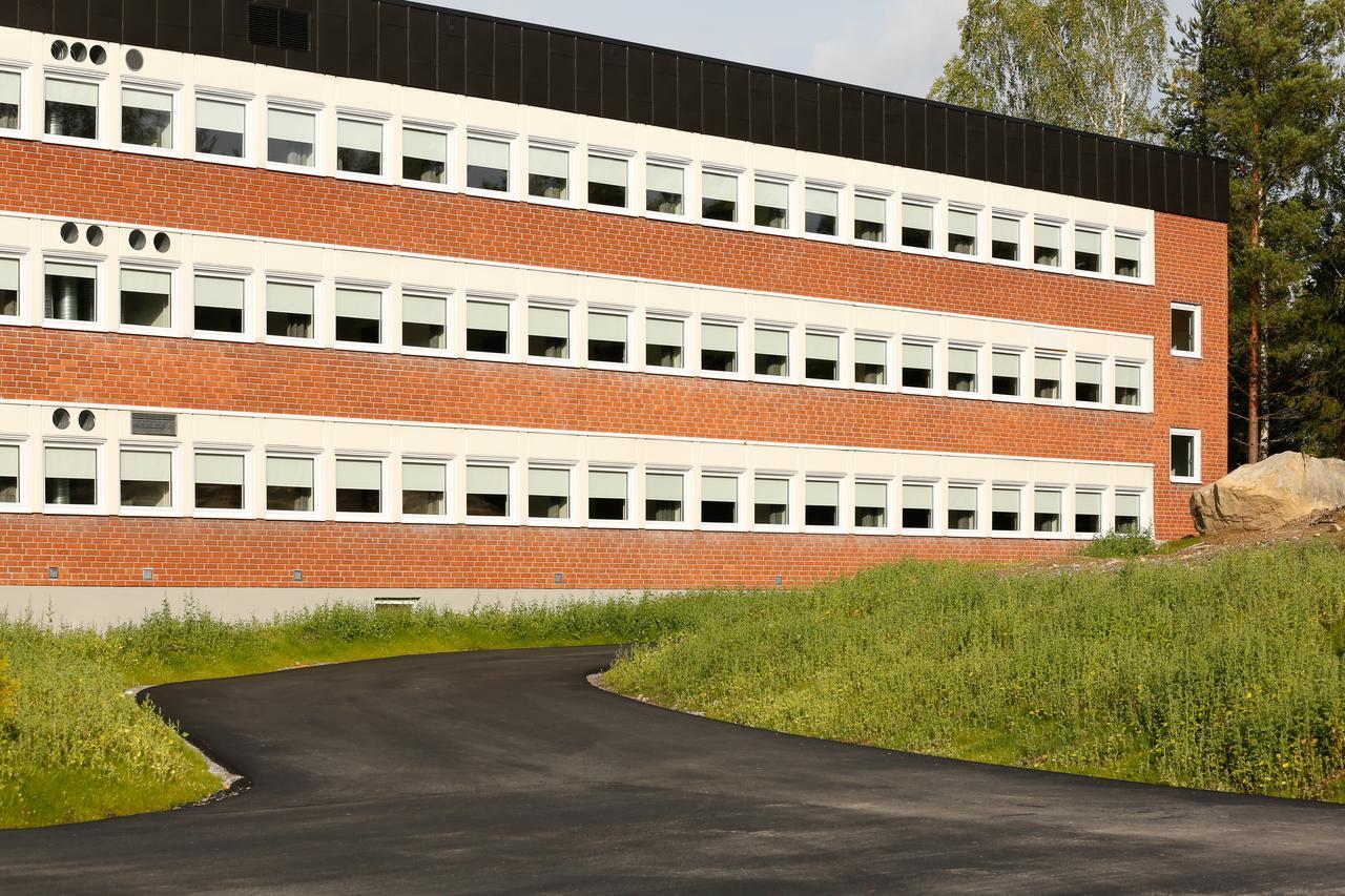Almnaes Park Hotel Södertälje Buitenkant foto